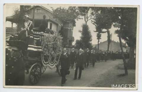 Cortège funèbre (Pagny-sur-Moselle)